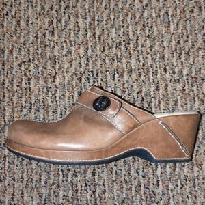 Clark's Women's leather clogs size 7.5